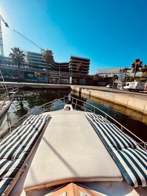 Hotel Vintage Classic 70S Boat! à Sant Adrià de Besòs Extérieur photo