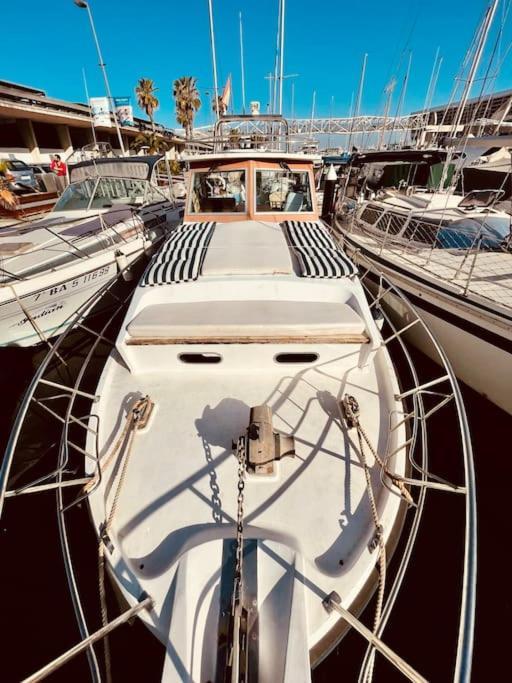 Hotel Vintage Classic 70S Boat! à Sant Adrià de Besòs Extérieur photo