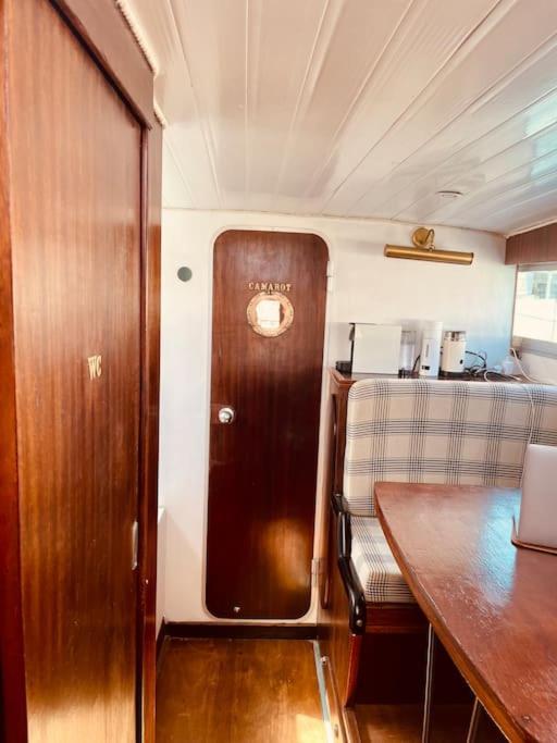 Hotel Vintage Classic 70S Boat! à Sant Adrià de Besòs Extérieur photo