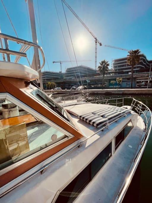 Hotel Vintage Classic 70S Boat! à Sant Adrià de Besòs Extérieur photo